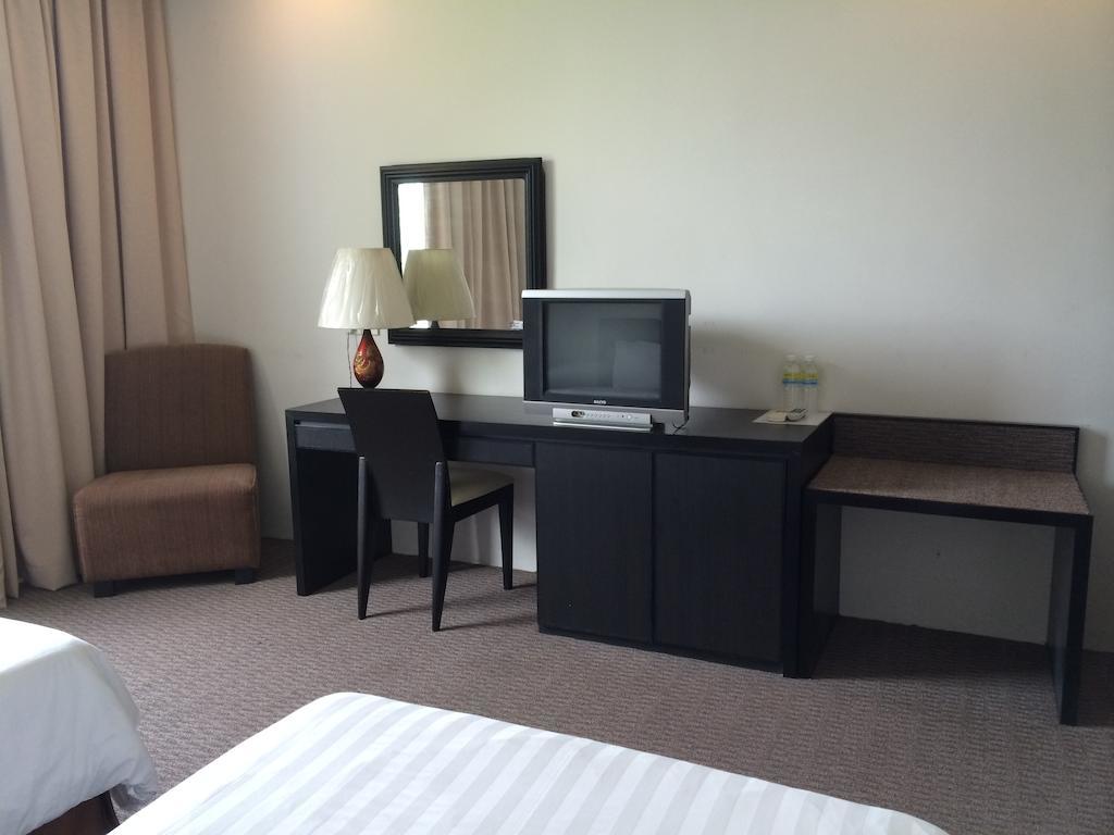 Hotel Straits View Jb *